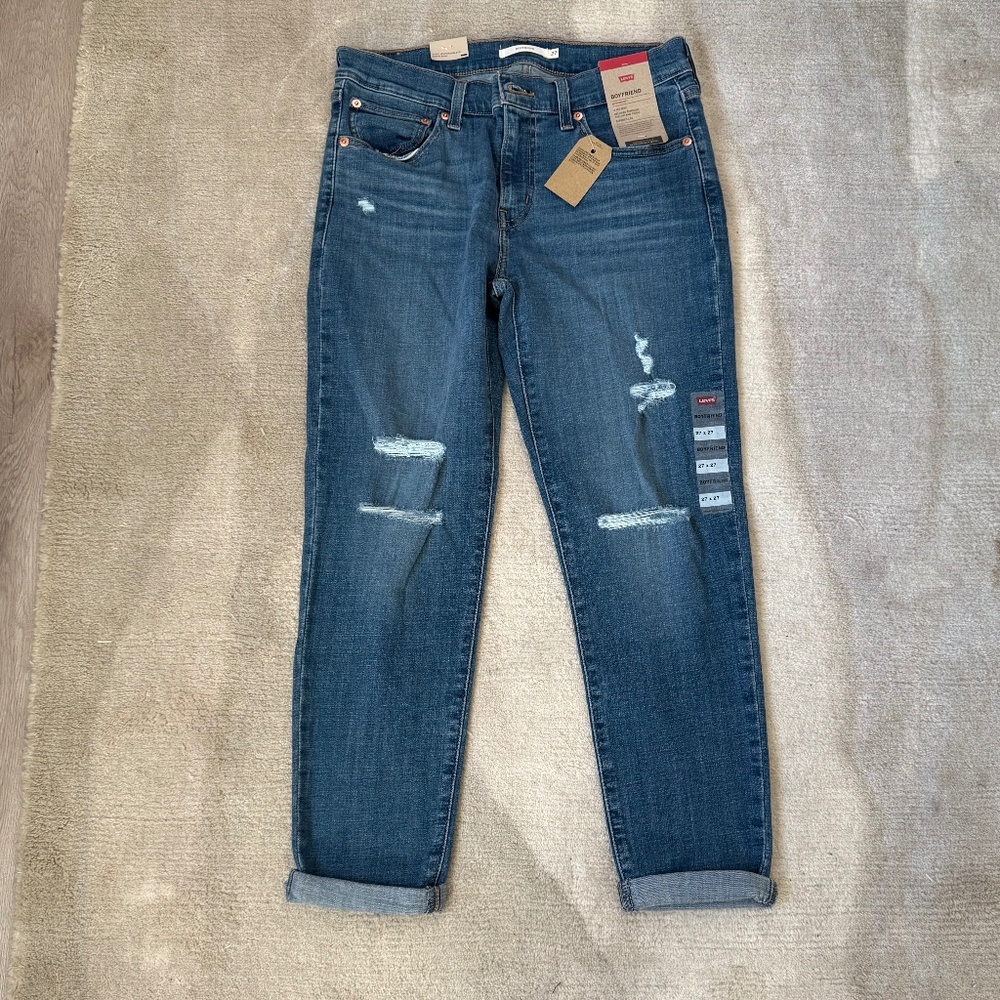 Levi's Boyfriend Jeans in Size 27 (27 in inseam)